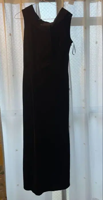 브라운 벨벳 슬리브리스 롱 드레스
