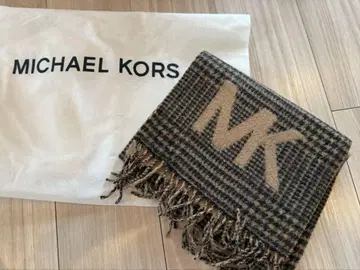 미사용 새상품 MICHAEL KORS 머플러