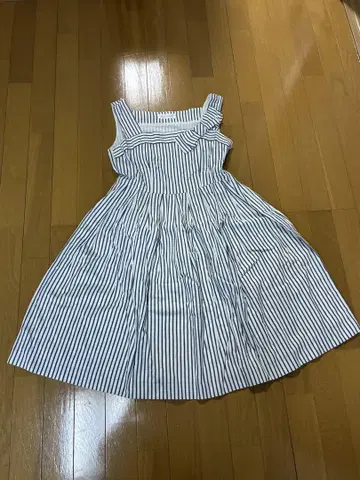 제인 마플 스트라이프 슬리브리스 원피스