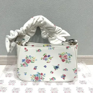 POPPY 아사기니뇨 BLURRED LEATHER HANDBAG 화이트