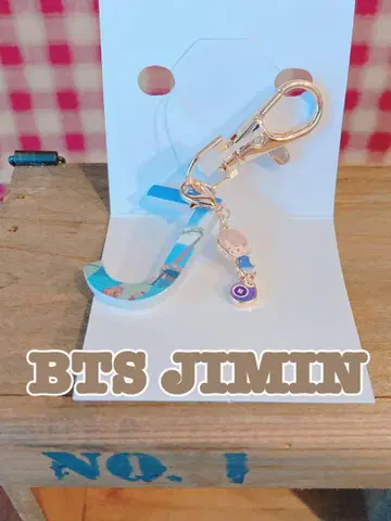 시마무라 x BTS Island: 인더섬 백참 컬렉션 지민