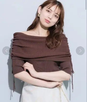 [ 미사용 ] Mystrada 5부 소매 접는 오프숄더 니트 다크 브라운