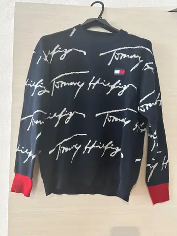 [ 새상품급 ] Tommy Hilfiger 로고 스웨터 네이비 L