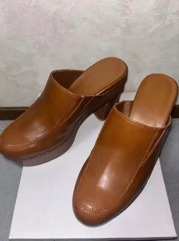 EMODA 스텝 힐 벌키 사보