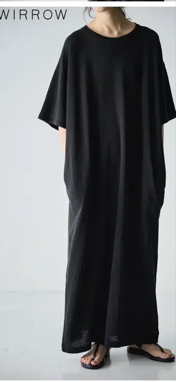 WIRROW 블랙 롱 원피스 반팔