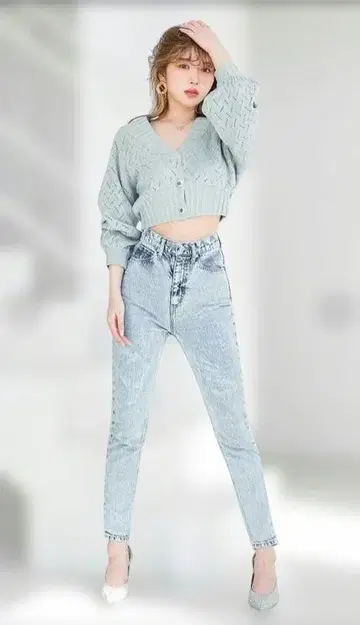 다리치 버튼 디자인 니트 가디건 색스
