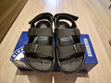 BIRKENSTOCK 블랙 샌들