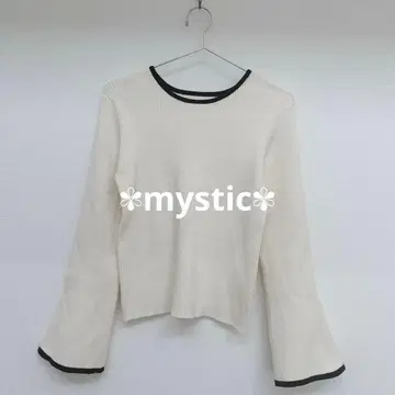 mystic 배색 플레어 슬리브 니트 상의 아이보리 프리 사이즈
