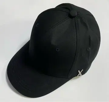 VARZAR 496 BLACK stud 로고 캡 바자르 블랙