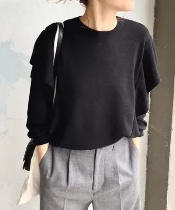 [ 새상품급 ] 스픽 앤 스팬 프릴 니트 울 워셔블 블랙