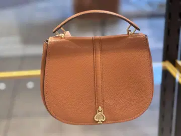 브라운 가죽 핸드백 스파 디자인 kate spade