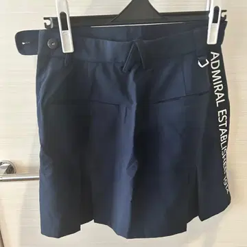 ADMRIAL 네이비 플리츠 스커트