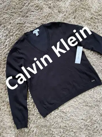 캘빈 클라인 블랙 V넥 니트 긴팔