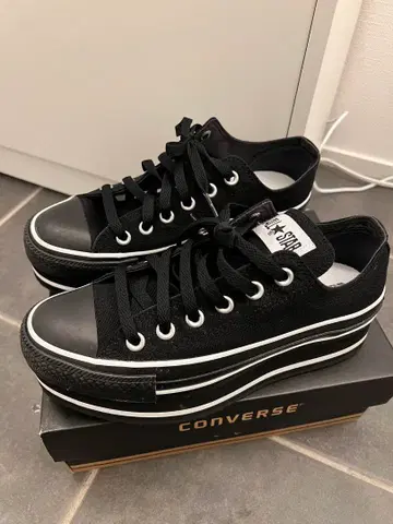 CONVERSE 통굽 블랙 스니커즈