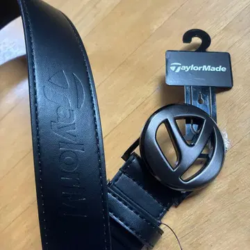 TaylorMade 로고 버클 디자인 스타일리시 벨트 (블랙)