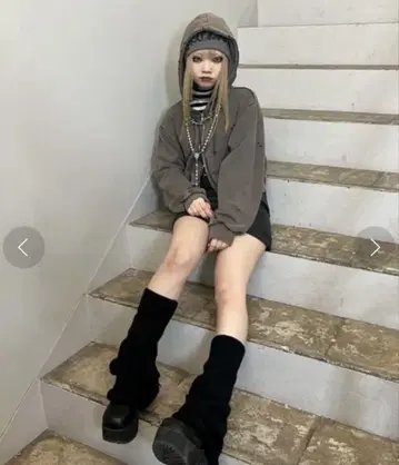 SPINNS 숏 기장 데미지 가공 W 지퍼 후드티