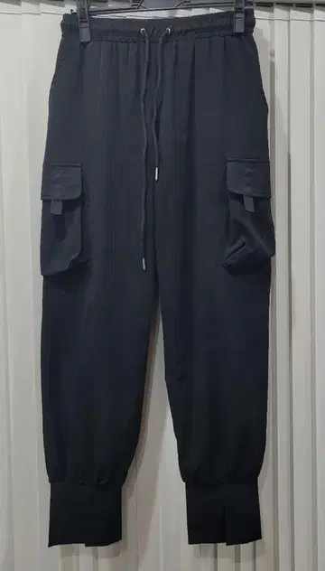 CYAN TOKYO 조거 팬츠 블랙