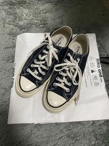 CONVERSE Chuck Taylor 23.5