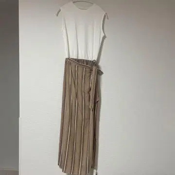 아즐 바이 마우시 슬리브리스 원피스 M 새상품