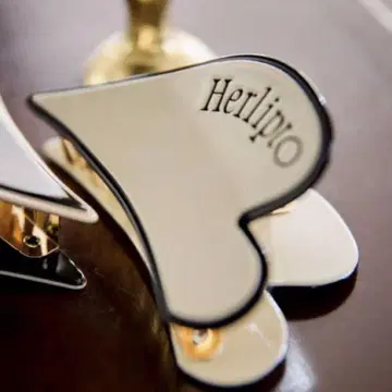 herlipto Bicolor Heart Hair Clip ecru