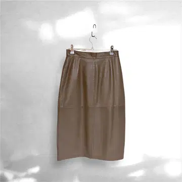 브라운 가죽 타이트 스커트 무릎 기장