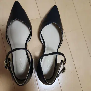 테본 블랙 스틸레토 펌프스