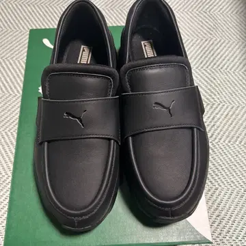 PUMA 블랙 가죽 로퍼