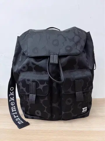 marimekko 블랙 플라워 패턴 백팩