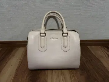 FURLA 베이지 가죽 핸드백