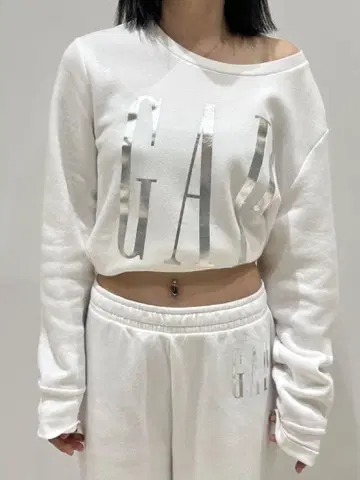 GAP 화이트 크루넥 맨투맨 실버