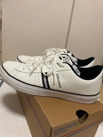 CONVERSE NEXSTAR 화이트 스니커즈 27