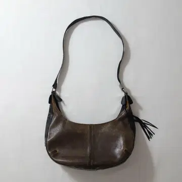 Archive Fringe Leather Shoulder Bag 초승달
