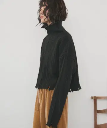 블랙 리브 터틀넥 스웨터