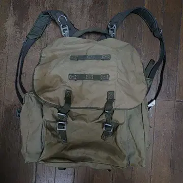 유럽군 밀리터리 군용 럭색 색상 카키 구제샵 구매 백팩 중고품
