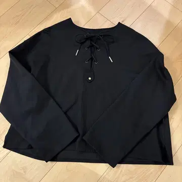 THE RERACS 블랙 레이스업 상의