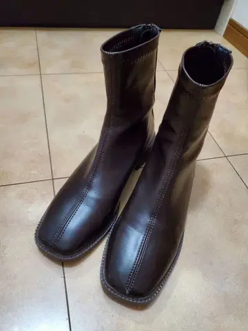 다크 브라운 가죽 숏부츠 Aunt Marie's