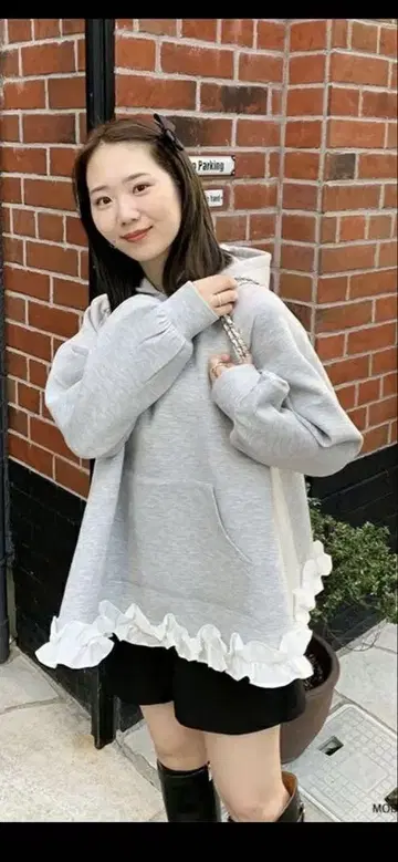 Fit more 밑단 프릴 텐트 라인 후디