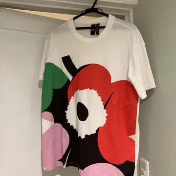 adidas marimekko 티셔츠 M 사이즈