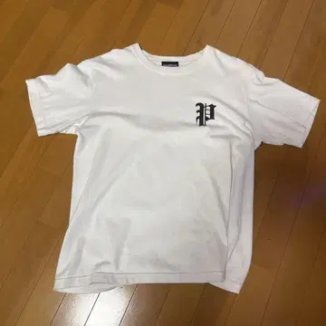 화이트 T셔츠 P로고 PHATRNK