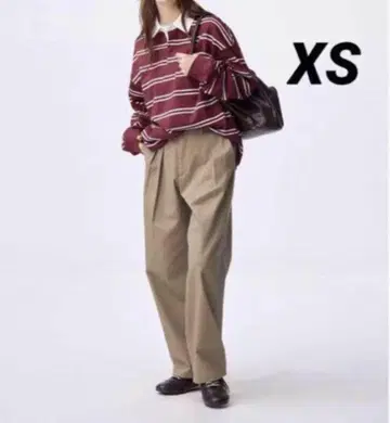 미사용 새상품 GU 치노 배럴 레그 턱 팬츠 XS