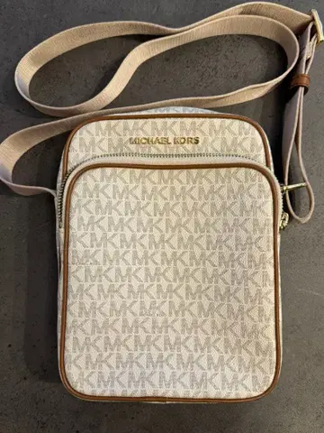 MICHAEL KORS MK 로고 숄더백