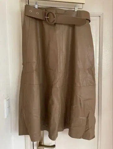 [벨트 포함] 자라 베이지 가죽 플레어 스커트 하의