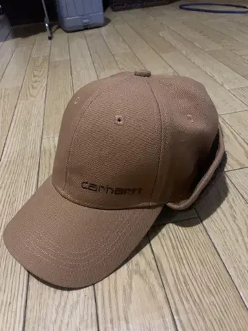 Carhartt 브라운 캡 귀도리 포함