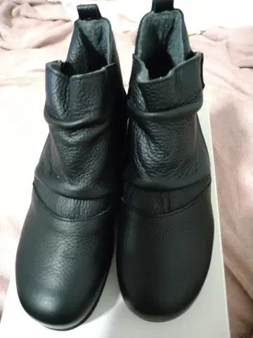 [ 미사용 새상품 ] Figurino 부츠 23.5cm