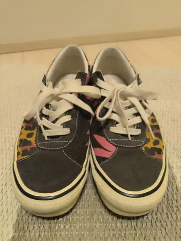 Vans 레오파드 무늬 스니커즈