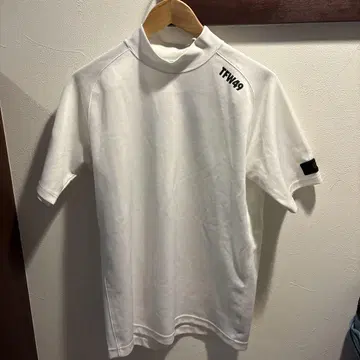 TFW49 화이트 하이넥 셔츠