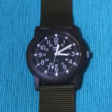 TIMEX 캠퍼 올리브