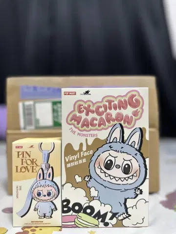 POP MART Exciting Macaron,pin for love