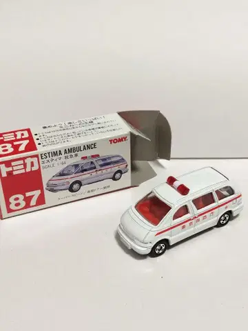 TOMY 에스티마 구급차 1/64 스케일