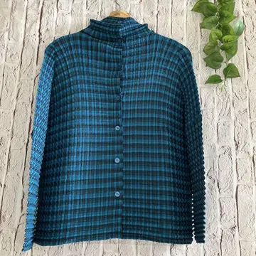 [ 미사용품 ] ME ISSEYMIYAKE 긴팔 플리츠 가디건 하이넥